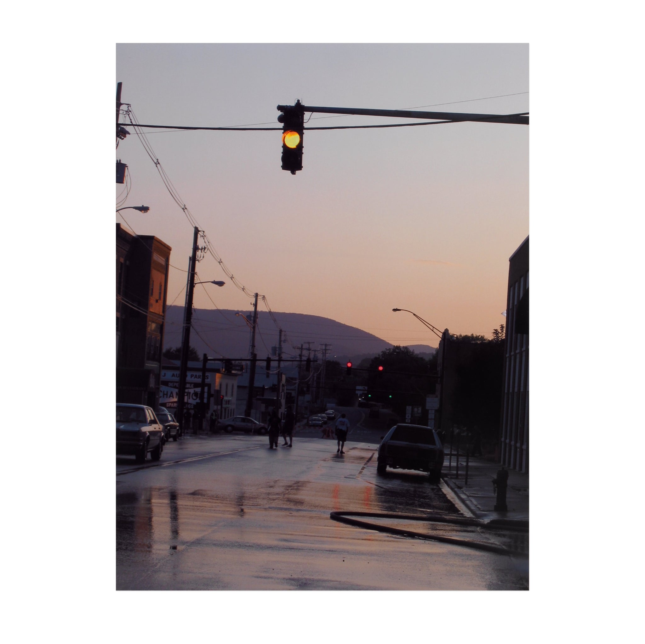 アート・デザイン・音楽 Gregory Crewdson alone street aperture Gregory Crewdson: Alone Street